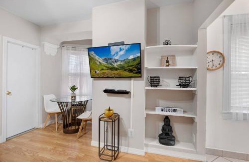 Gayborhood Appartement | Deluxe Apt In Center City