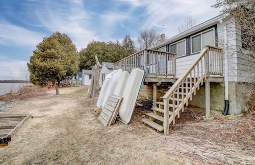 South Bruce Peninsula Cabine | Deluxe Beachfront Villa 3 Bedroom, sleeps 10