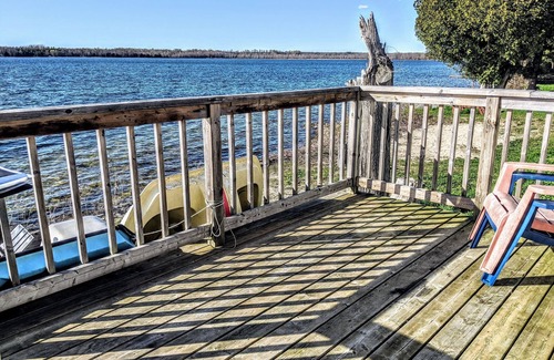 South Bruce Peninsula Cabine | Deluxe Beachfront Villa 3 Bedroom, sleeps 10