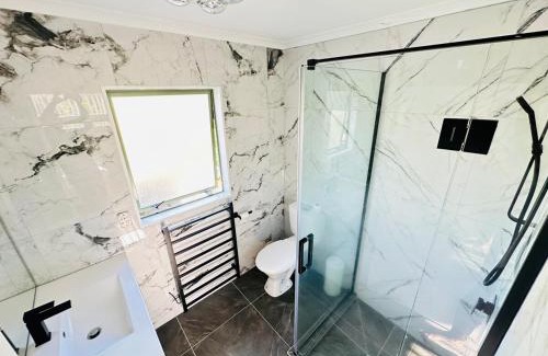 Goodwood Heights Maison | Deluxe Beauty House near Auckland Airport and City