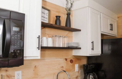 Milroy Cabine | Deluxe Cabin 5 - Hartman Center