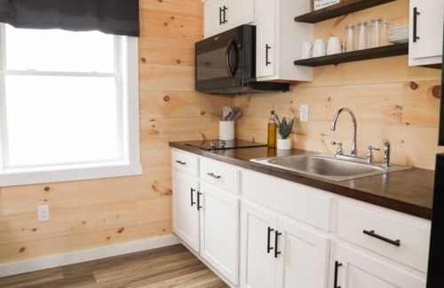 Milroy Cabine | Deluxe Cabin 5 - Hartman Center