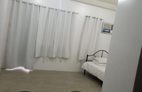 Las Pinas Appartement | Deluxe Condominium for Rent