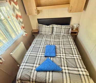 Glasgow Appartement | Deluxe Delta 4-Bedroom Caravan Located at Maryville Caravan Site Uddingston, Glasgow