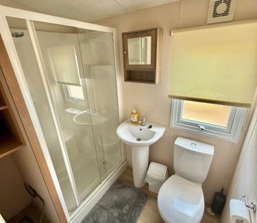Glasgow Appartement | Deluxe Delta 4-Bedroom Caravan Located at Maryville Caravan Site Uddingston, Glasgow
