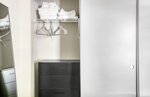 Little Tokyo Appartement | Deluxe Downtown 2BR w/ Pool, W/D & Gym, near 7th St Metro, by Blueground