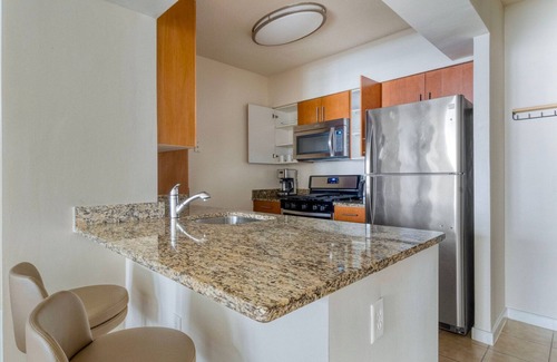 West End Appartement | Deluxe Foggy Bottom 1BR w/ On-Site Starbucks & Deli, by Blueground