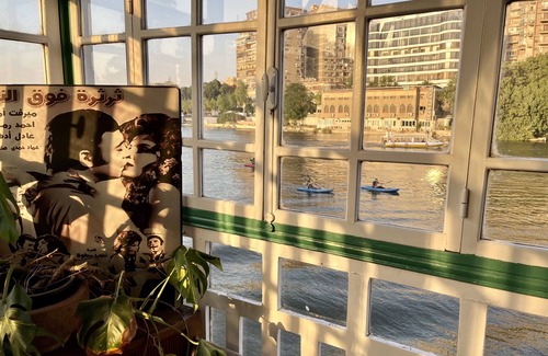 Al Duqqi Appartement | Deluxe Glasshouse - Houseboat65, Zamalek island - Central Cairo