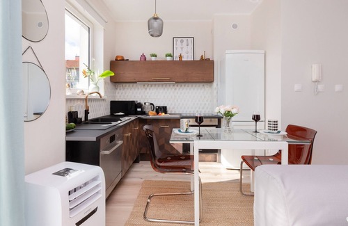 Pruszcz Gdanski Maison | Deluxe house 5 miles to an Old Town with double walk-in shower and Victorian tub