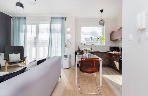 Pruszcz Gdanski Maison | Deluxe house 5 miles to an Old Town with double walk-in shower and Victorian tub