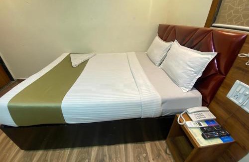 Andheri West Hôtel | Deluxe Inn - Near Kokilaben Dhirubhai Ambani Hospital