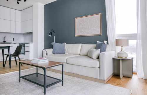 Erdberg Appartement | Deluxe Landstraße 1BR w/ Pool & Doorman, steps to Metro U3, by Blueground