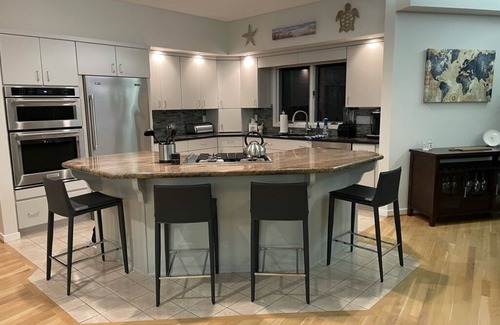 Margate City Maison | DELUXE Margate Beach Home avec PISCINE, JACUZZI et vue spectaculaire sur la baie - pour 18 personnes