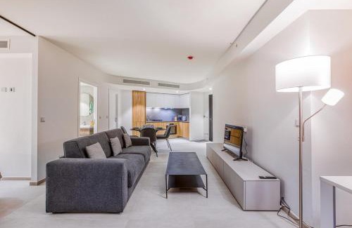 Paceville Appartement | Deluxe Mercury Suites 439 with Pool