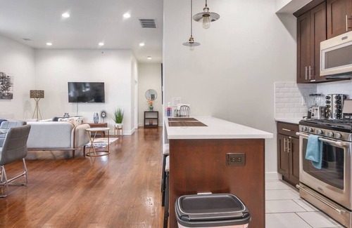 Central Business District Hôtel | ★Deluxe Modern ★2BR King ★30 minutes to Manhattan