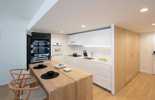 Bal Harbour Appartement | Deluxe One Bedroom apartment with two full baths*, open kitchen, living room, terrace and beach service at Bal Harbour