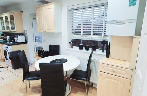 Selsdon and Ballards Appartement | Deluxe Room with Private En Suite in Tranquil South Croydon