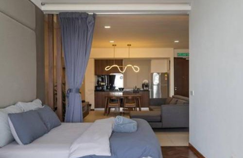 Tanjung Bungah Appartement | Deluxe Seaview Suite King Bed by The Only Bnb