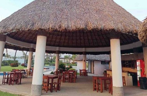 Boulevard Barra Vieja Appartement | Deluxe & spacious apt w/beach club & big pool