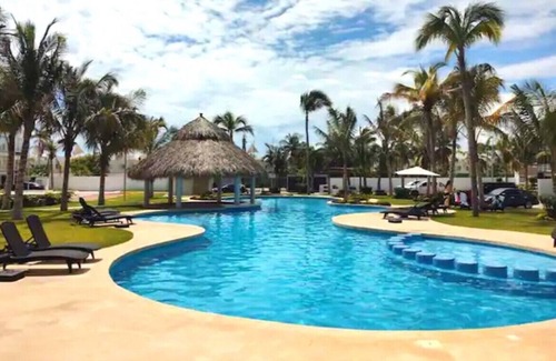 Boulevard Barra Vieja Appartement | Deluxe & spacious apt w/beach club & big pool