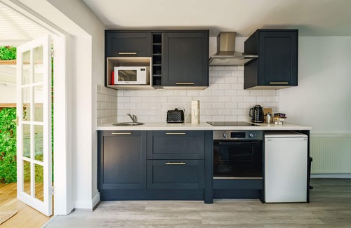 City Centre Appartement | Studio-de Luxe-Douche-Vue sur Parc-Ground Floor