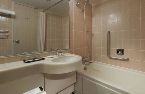 Takanawa Hôtel | Deluxe Twin Room hotel with AC, fitness room, WiFi in brilliant Minato City