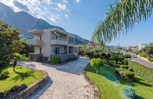 Paralia Vergas Villa | Villa de Luxe avec Vue sur Mer à Verga, Kalamata