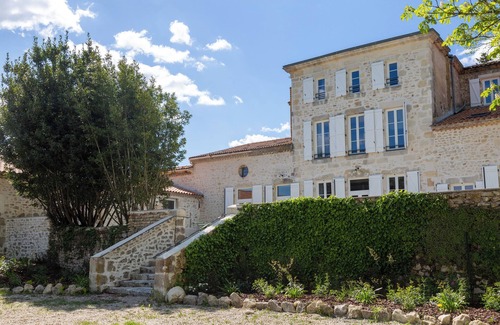 Vertheuil Maison | Demeure Avec Piscine au Coeur du Médoc Entre Vignes et Océan