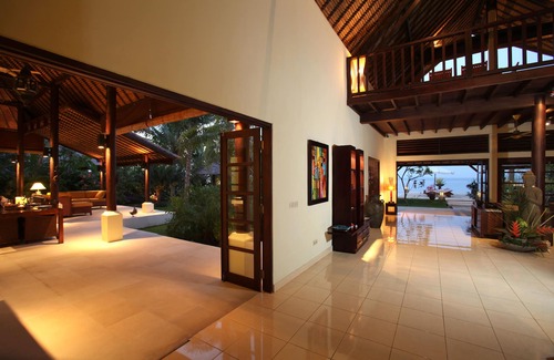 Dencarik Villa | Dencarik / LOVINA VILLA de luxe avec piscine privée directement sur la plage