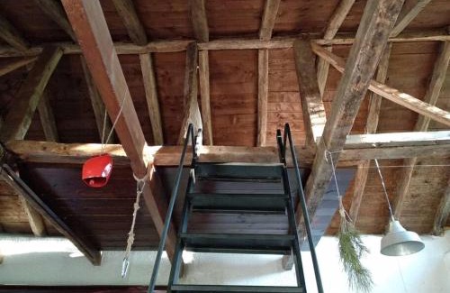 Arnaia Maison | Dendrocopos Medius