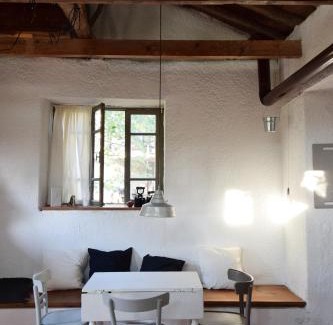 Arnaia Maison | Dendrocopos Medius