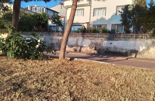 Gerze Maison | Denize Sıfır Müstakil Bahçeli Yalı
