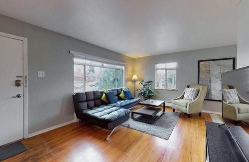 Southeast Maison | Denver 4 king, golf game, huge house with yard