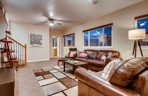 Denver Maison | Denver Den for 10- “Amazing place for groups!”