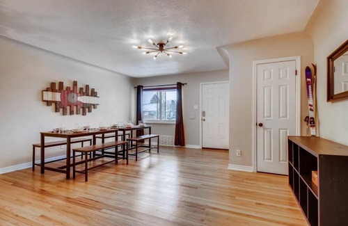 Denver Maison | Denver Den for 10- “Amazing place for groups!”