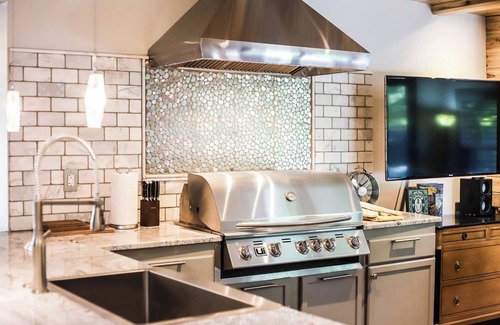 Virginia Village Maison | Denver Oasis: Hot Tub, Sauna & Shuffleboard, Pets!
