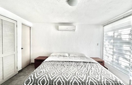 Caleta Appartement | Departamento con alberca y vista al mar.