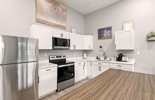 Shelby Park Maison | Derby Oasis- Home Away From Home