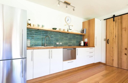 Lindisfarne Appartement | Derwent River Apartment - Near the Waterfront!