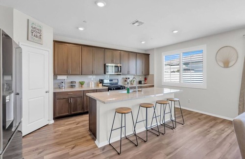 Moreno Valley Maison | Desert Breeze! Close to March ARB and RUHS Hospital & Town!