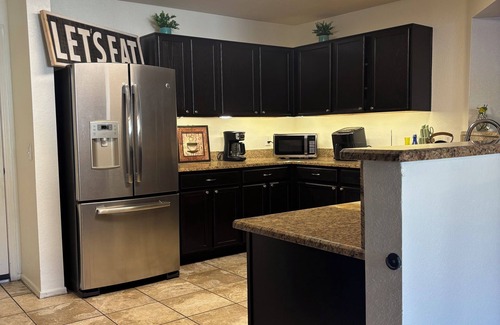 Tucson Maison | Desert Charm! 3BR Home with A/C, WiFi & Spectacular Mountain Views