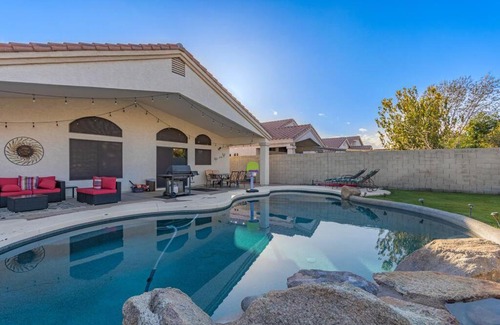 Chandler Maison | Desert Dame CHIC Family Retreat FREE POOL HEAT!