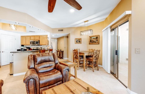 Maryvale Maison | Desert Darling