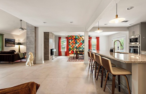 Parker Lane Maison | Desert Disco - 4BR Mid-Century Modern Design