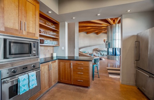 Youngsville Maison | Desert Elegance on Abiquiu Lake