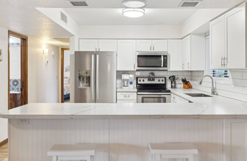 Cave Creek Maison | Desert Escape for Families & Friends – 3BR with Games, Hot Tub & Outdoor Dining