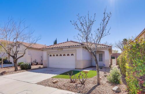 MacDonald Ranch Maison | Desert Escape with Pool Oasis Near Golfing and Vegas!