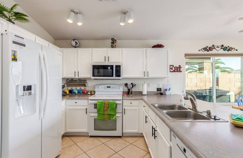Parkwood Ranch Maison | Desert Haven with Heated Pool