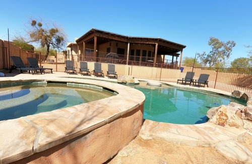 Tucson Maison | Desert Hills Fun Home! Pool/Spa/6Bedroom/8Bed/Movie Theater Sleeps 15 people