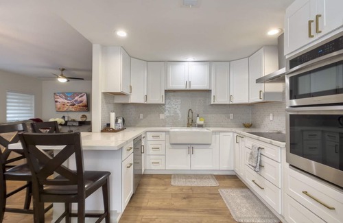 North Scottsdale Appartement | Desert Modern Condo 15 minutes from Old Town, hiking trails and more!